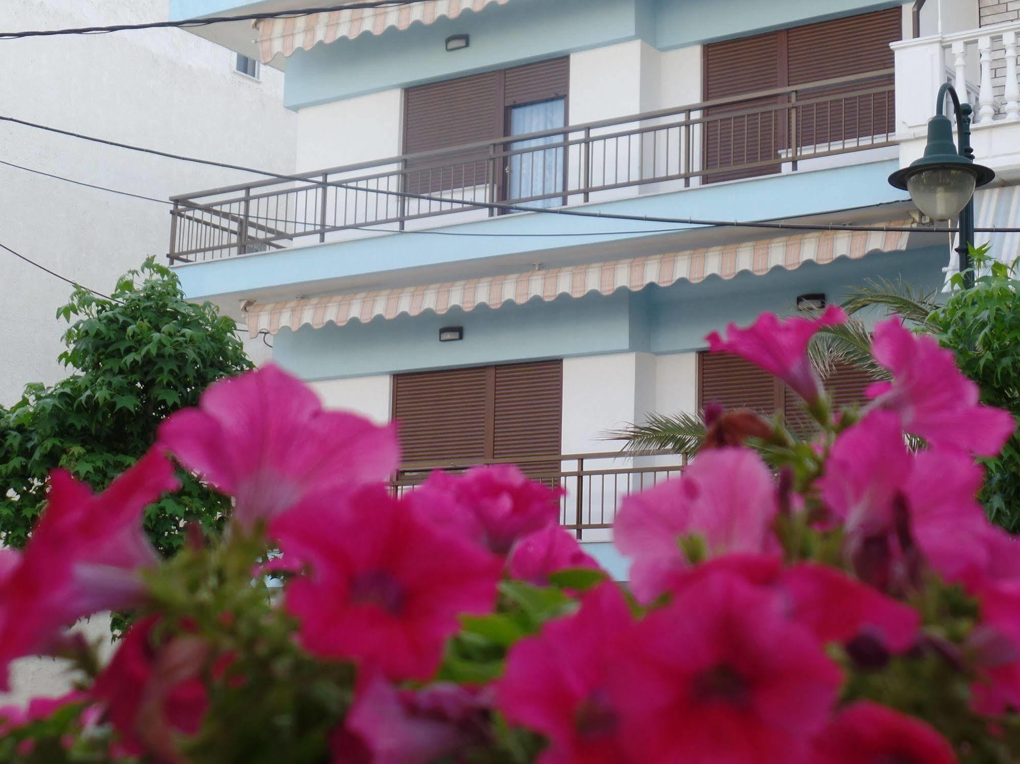 Antique The Hotel Olympic Beach Exterior photo